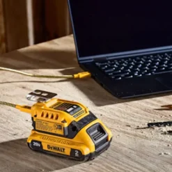 DeWalt 18V XR USB Oplader