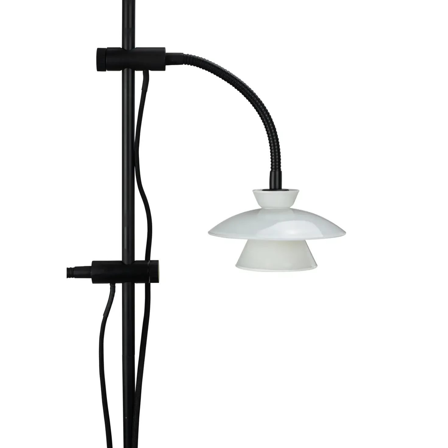 Dyberg Larsen Valby opal gulvlampe G9 sort