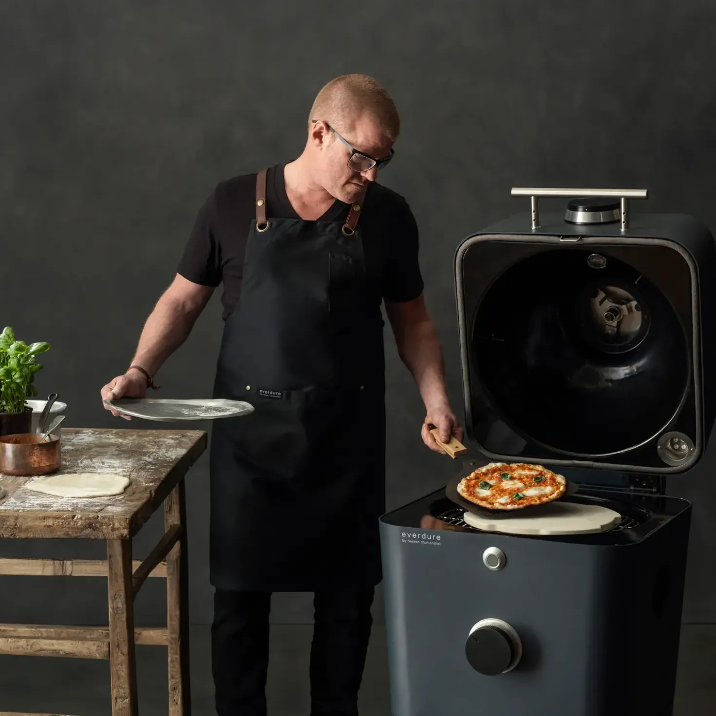 Everdure 4K kulgrill graphite