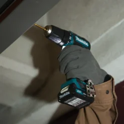 Makita DF332DSMJ bore-/skruemaskine 12V inkl. 2x 4,0Ah batterier og lader