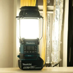 Makita DMR056 lanterne DAB+ radio 18V solo