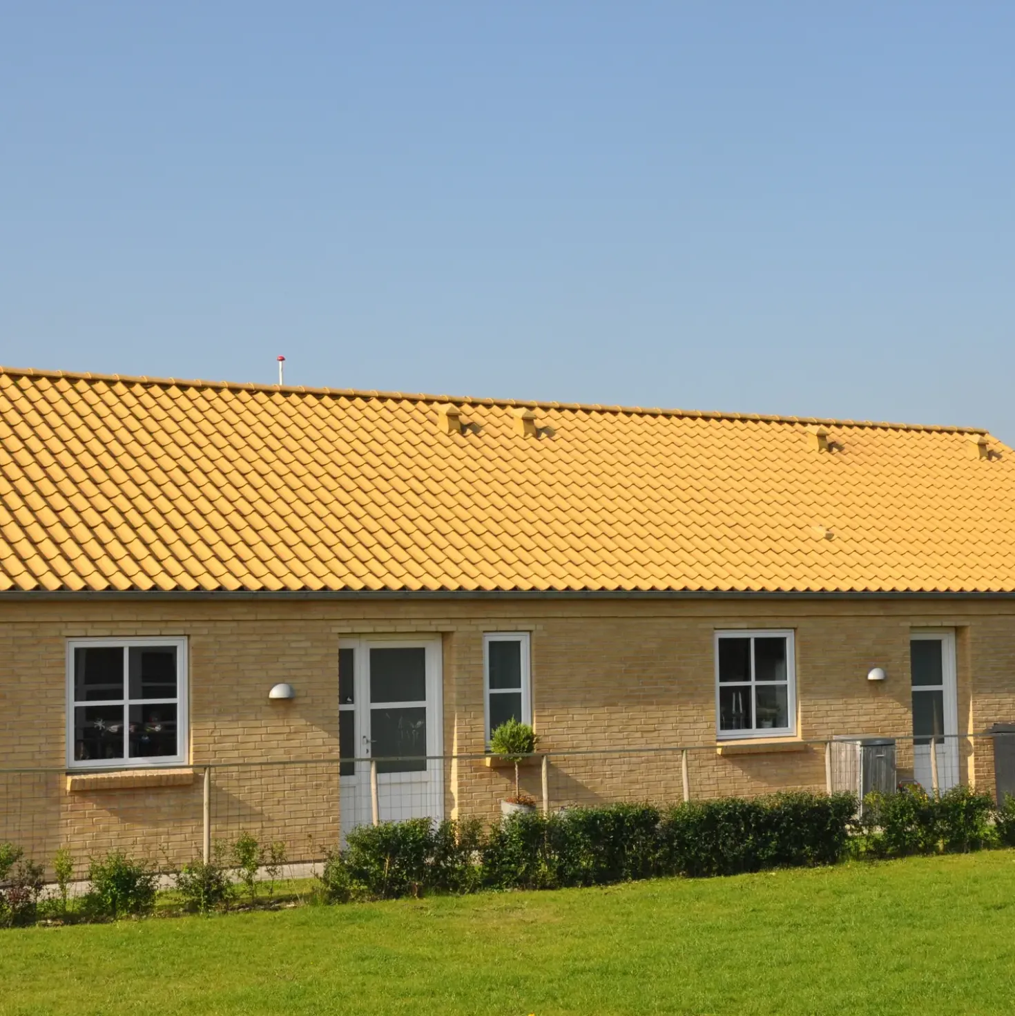 RT 811 Højslev vingetagsten lille dansk, gul