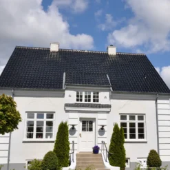 RT850 Laumans vingefalstagsten, sort glaseret
