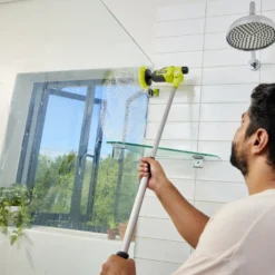 Ryobi RTS4-120G 4V USB rengøringsbørste teleskopisk 1x2,0 Ah batteri