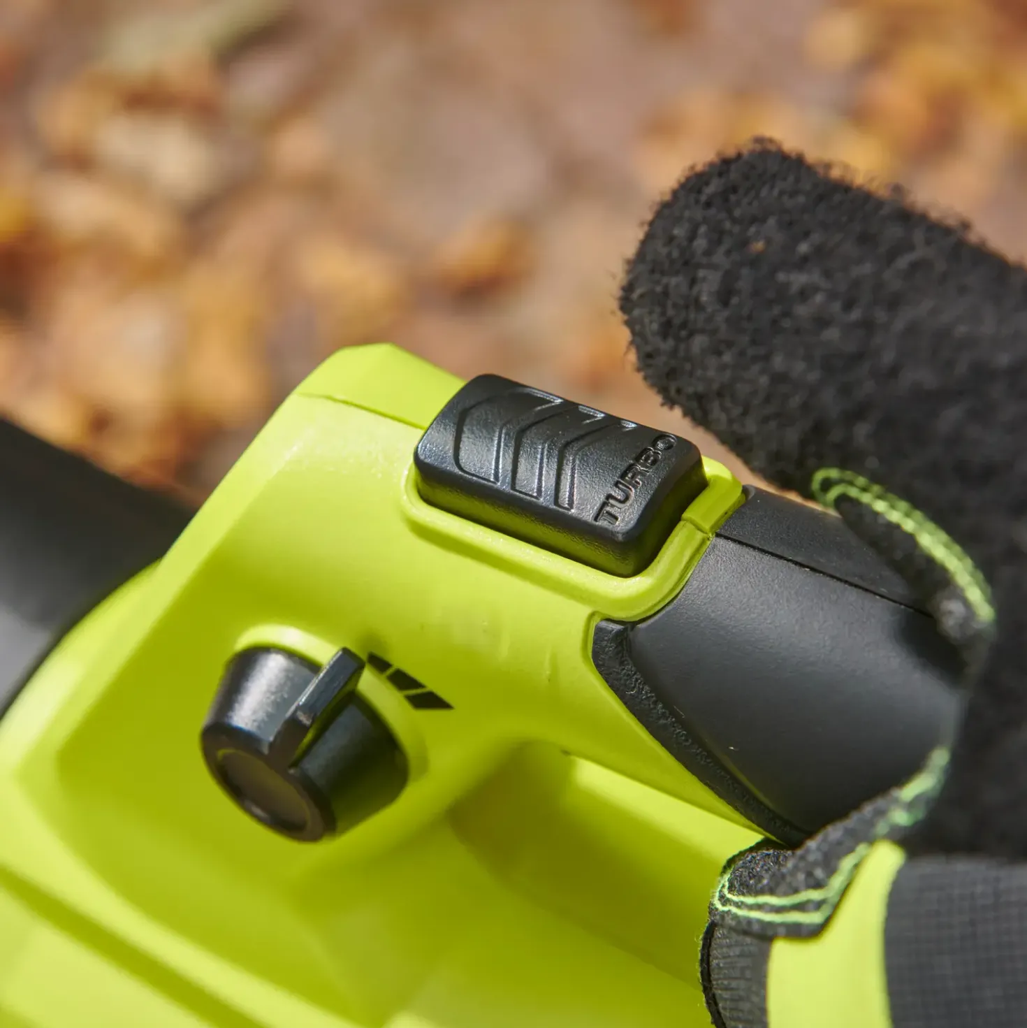 Ryobi RY18BLXD 18V HP Whisper løvblæser solo